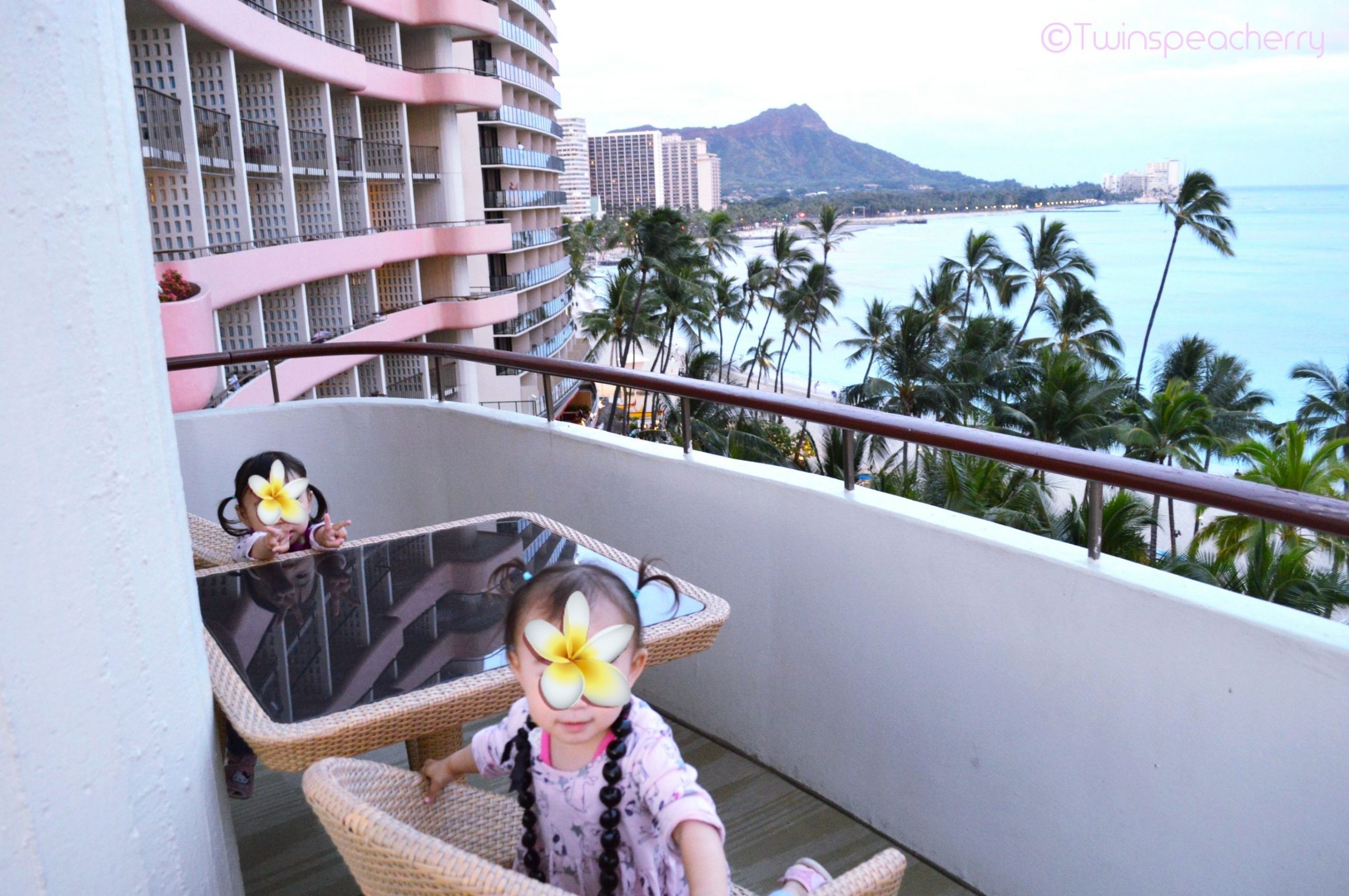 Royal Hawaiian（ローヤル・ハワイアン）ピンクパレス ウェルカムネックレスがお気に入り｜幼児（双子2歳）とハワイ オアフ島 旅行