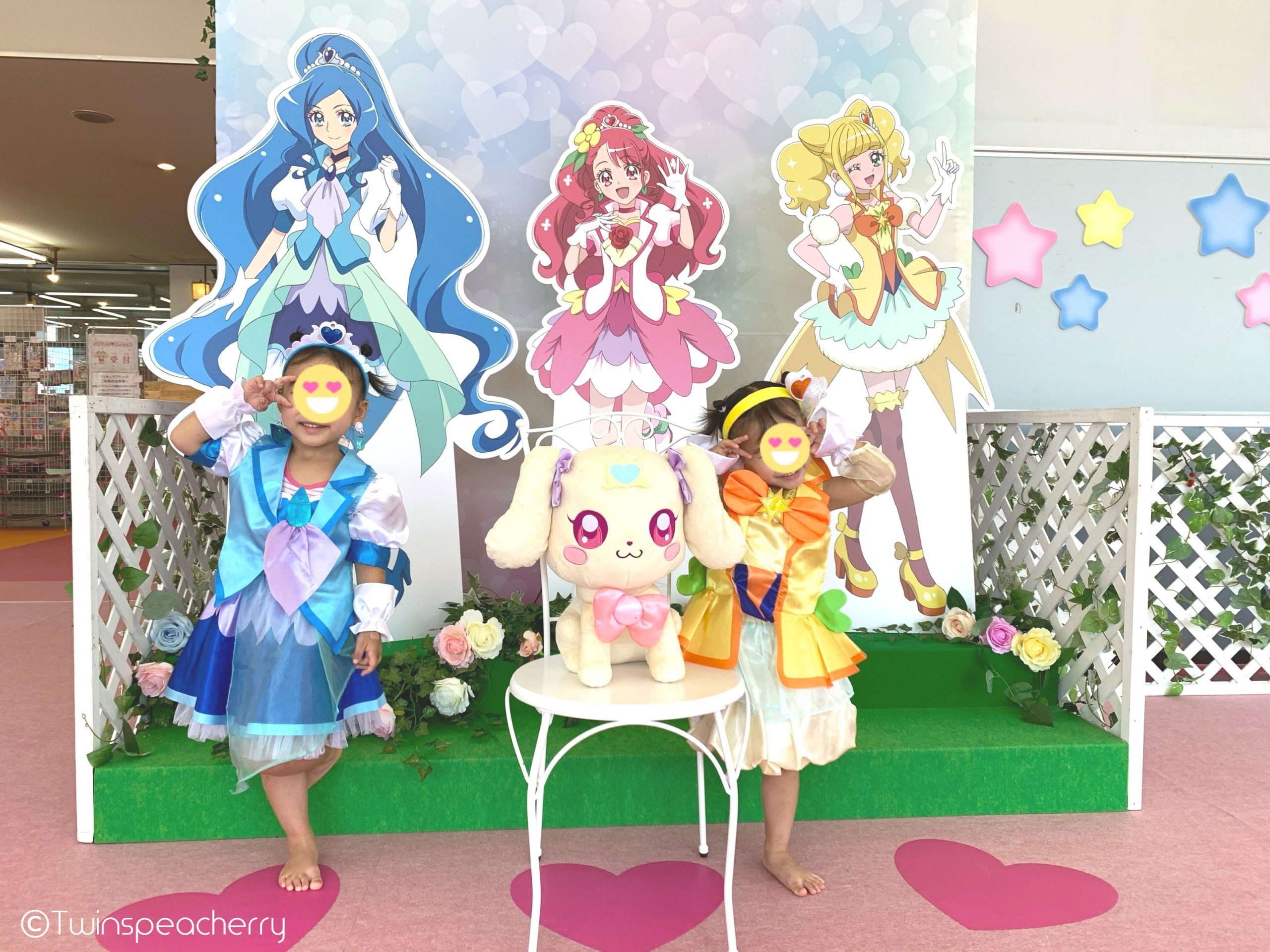 ヒーリングっどプリキュアわくわくランドで記念撮影！キュアグレース、キュアフォンテーヌ、キュアスパークル、ラテとぱちり！